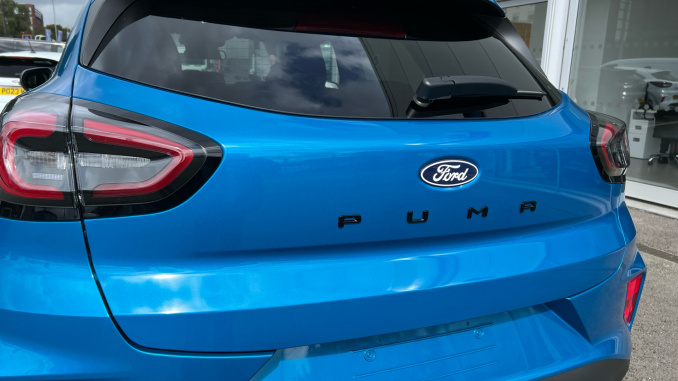 Ford Puma 1.0 EcoBoost Hybrid mHEV Titanium 5dr Petrol Hatchback - Image 15